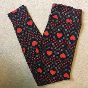 OS Valentine’s Day {LuLaRoe} leggings